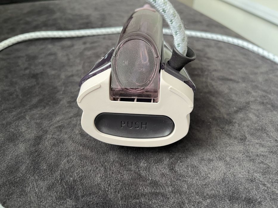 Rowenta малка сгъваема ютия