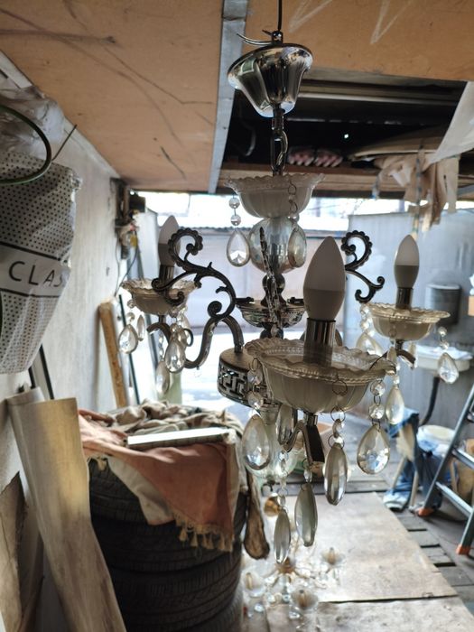 Продам Люстры б/у