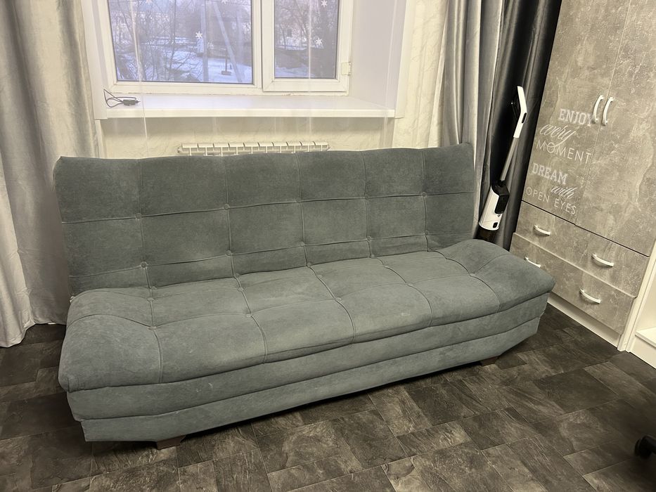 Срочно продам диван