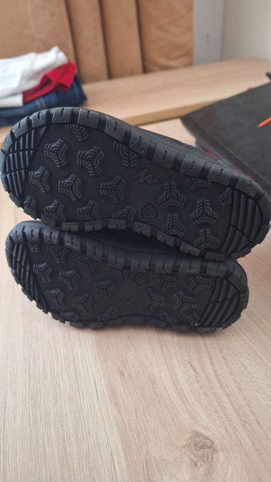 Ghetute de primavara Dechatlon