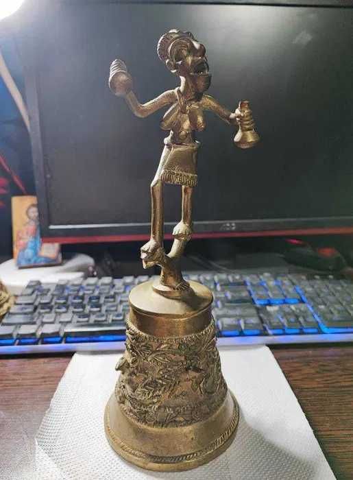 Lot vintage de 13 clopote si clopotei diferiti