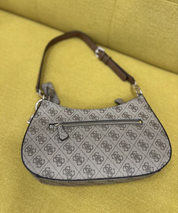 Сумка багет от Guess оригинал