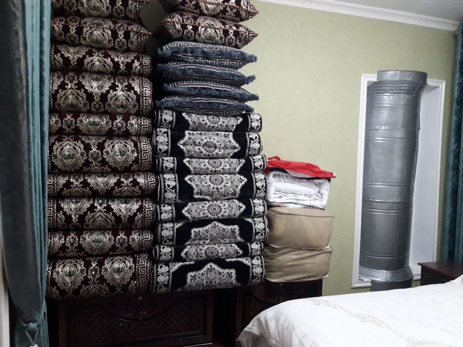 Продаётся спальная мебель с сундуками