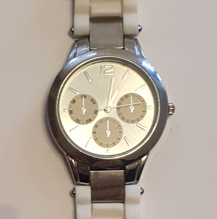 Ceasuri damă modele diferite