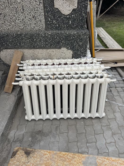 Чугунные батариее почти новые