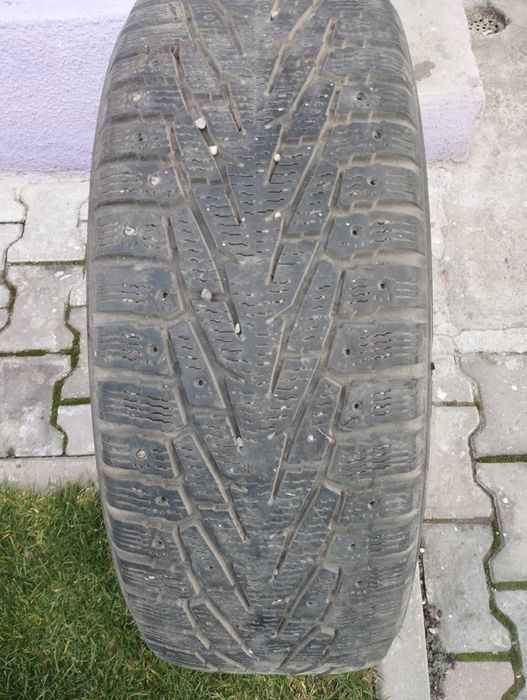 Шины зимние 235 65 R 17