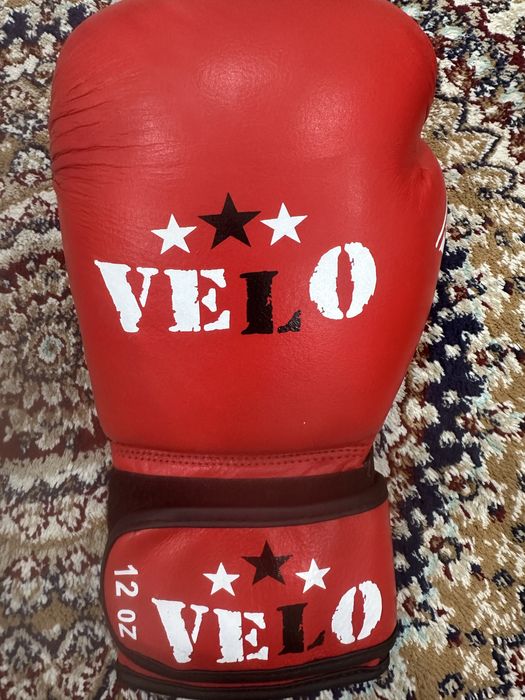 Боксерские перчатки,шлем и лапы