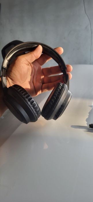 Bluetooth naushnik