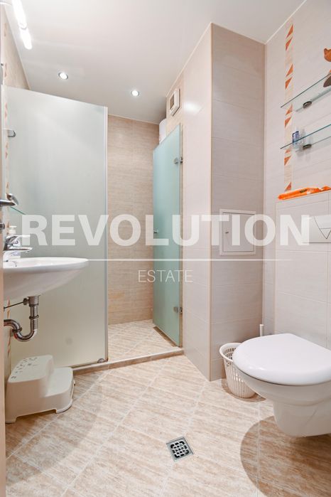 Дава се под наем Тристаен апартамент в София, Лозенец - 100 кв.м за 1000 € - Снимка #14