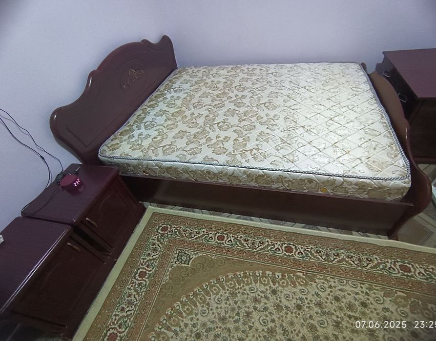 Продаётся спальный гарнитура