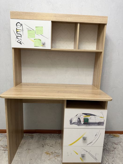 Продам письменный стол.