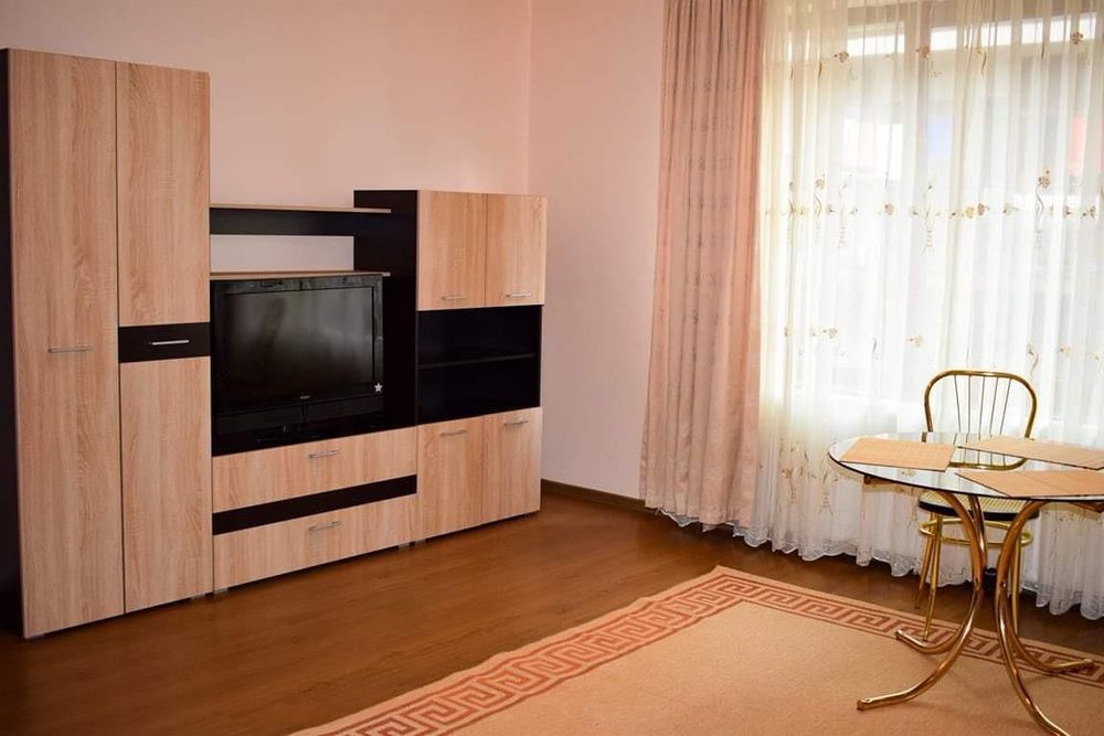 Închiriez apartament două camere Florești