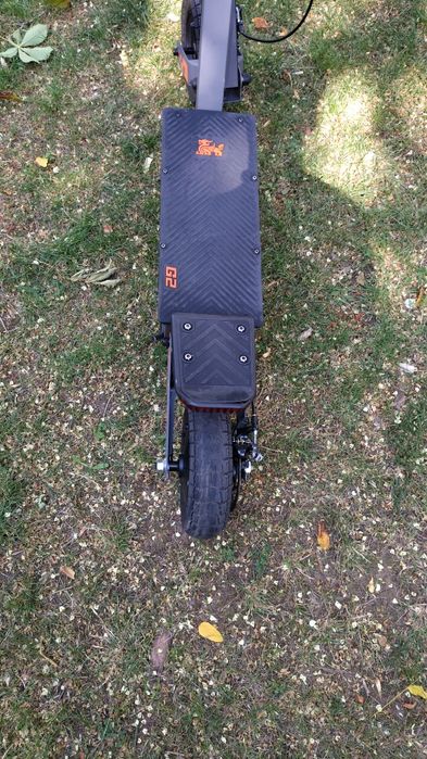 Kukirin g2 2026 nou 100 km autonomiea real 40 km la 80 kg  greuatea mea si 54 la ora viteza maxima are mici sgarieturi