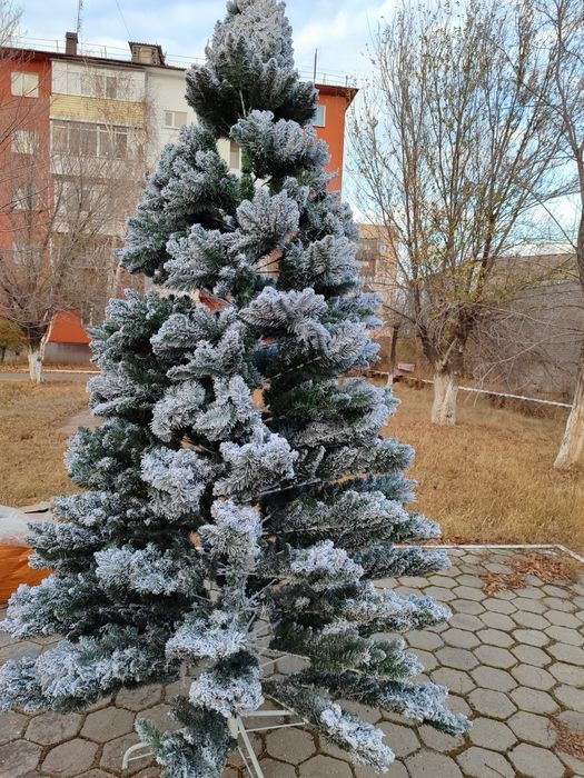 Ёлка искуственная