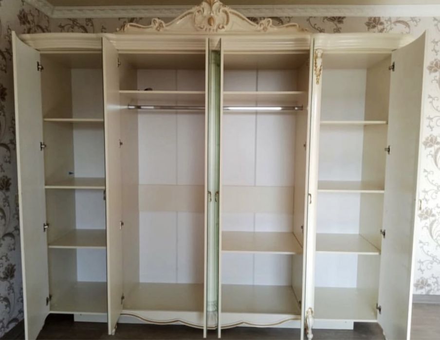 Спальный гарнитур срочно