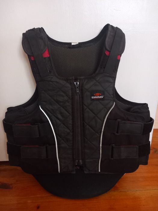 Протектор нагръдник за езда