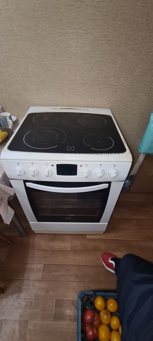 Продам электроплиту Hansa б/у