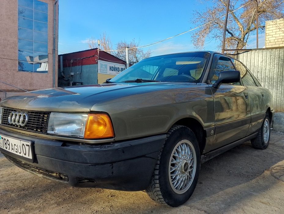 Audi B3 sedan 1989. ob1.8л бензин
