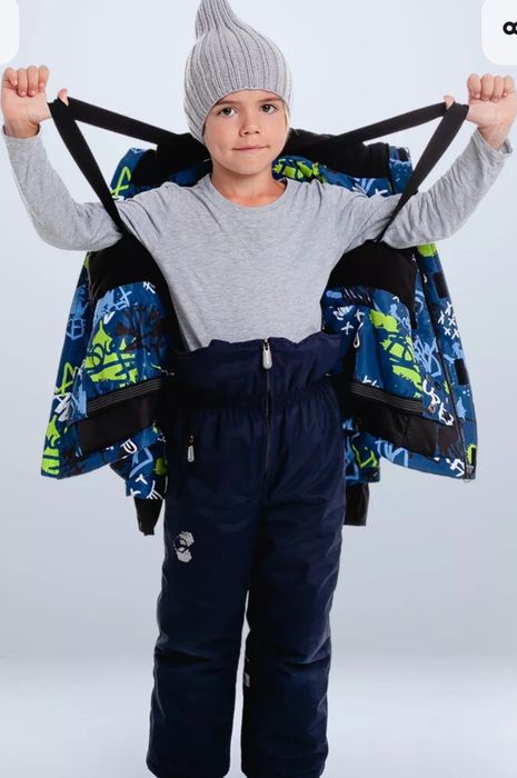 Продам куртку детскую