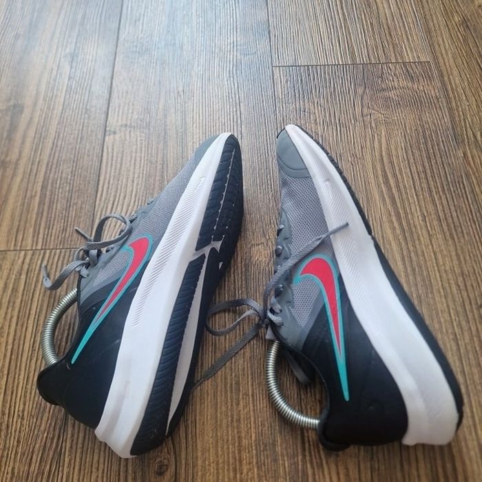 Страхотни дамски маратонки NIКЕ номер
40ти,без забележки, като нови ,