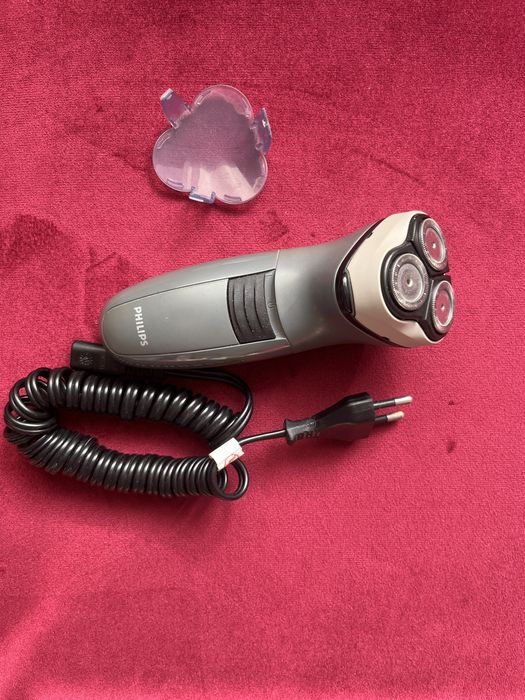 Aparas de ras Philips portabil