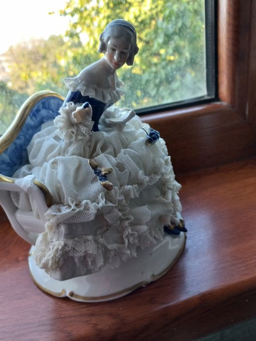 Продаётся старинная  статуэтка.германия.