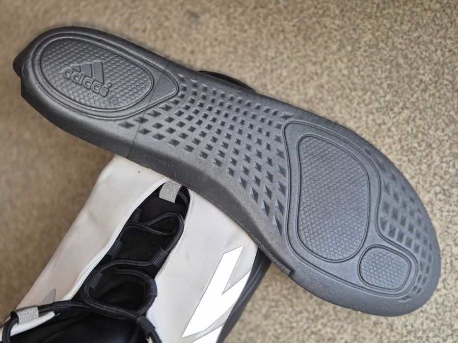 Оригинални маратонки Adidas Yeezy Boost 700 , 45 номер