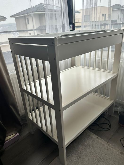 Vand masa de infasat ikea cu saltea si husa