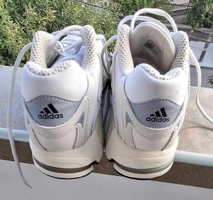 Оригинални Adidas маратонки