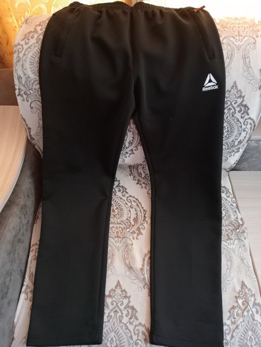 Мужские костюмы.