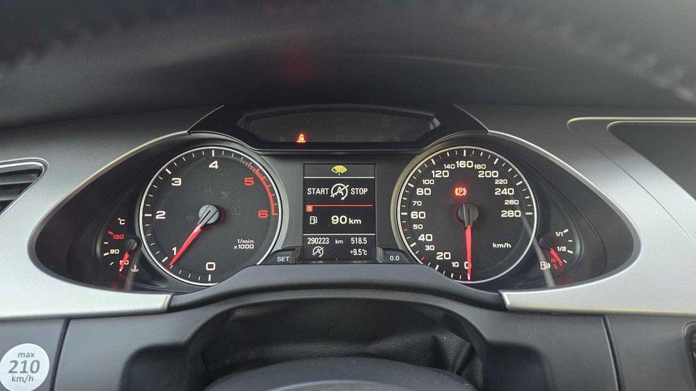 Hyundai i30 blue 1.6 CRDi YES! Gold