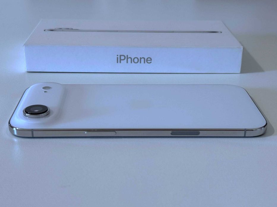 Бартер! 16м.Гаранция! Като НОВ! iPhone Air Cloud White (Бял)