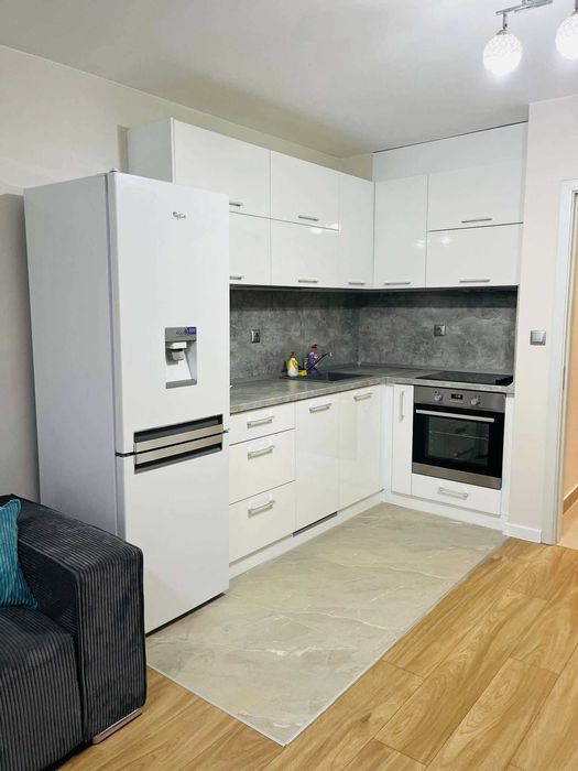 Дава се под наем Двустаен апартамент в Бургас, Братя Миладинови - 68 кв.м за 561 € - Снимка #4