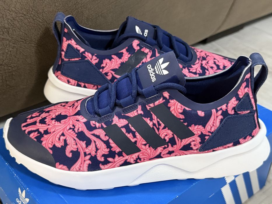Adidas / Адидас чисто нови размер 37 1/3