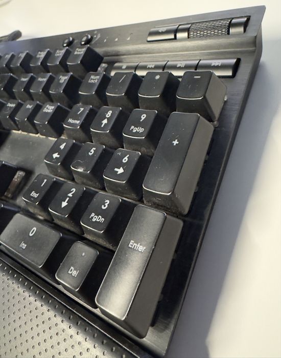 Vând mouse STEELSERIES Rival 710 și tastatura Corsair K70 RGB