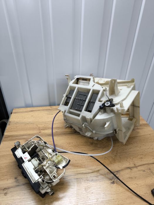 Корпус печки ММС Монтеро спорт Mitsubishi Montero Sport в Алматы