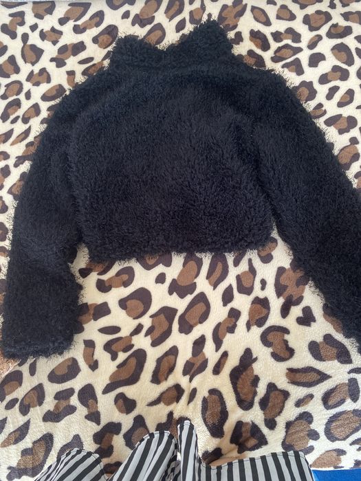 Vând rochiță cu bluzița neagră!