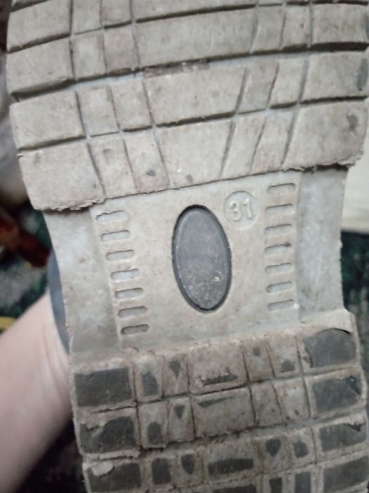 Срочно продам зимние сапожки детские