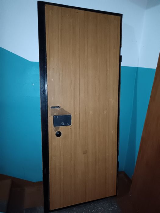 Продам двери железные