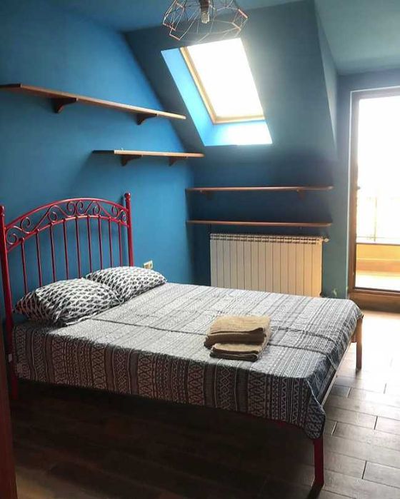 Дава се под наем Многостаен апартамент в Бургас, Център - 150 кв.м за 280.5 € - Снимка #1