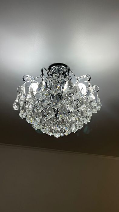 Люстра сатылады екеуі қалды