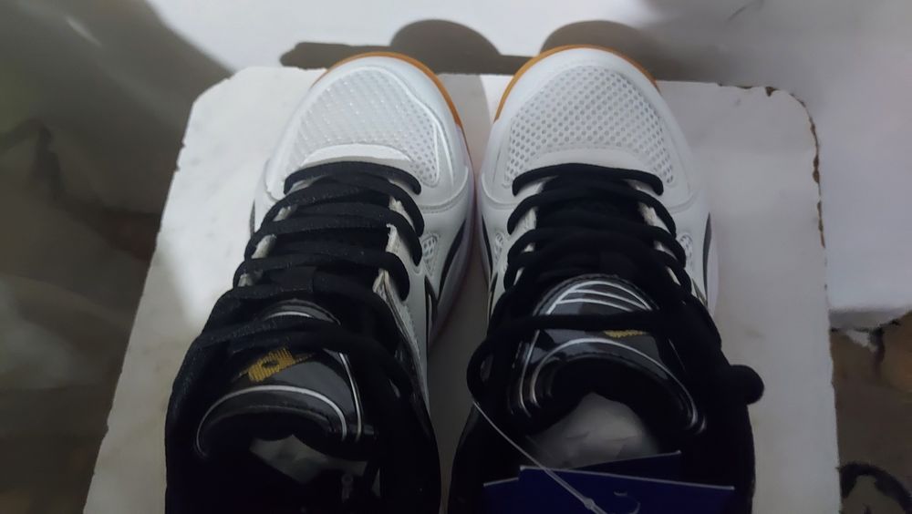 Кроссовки Асикс, новые