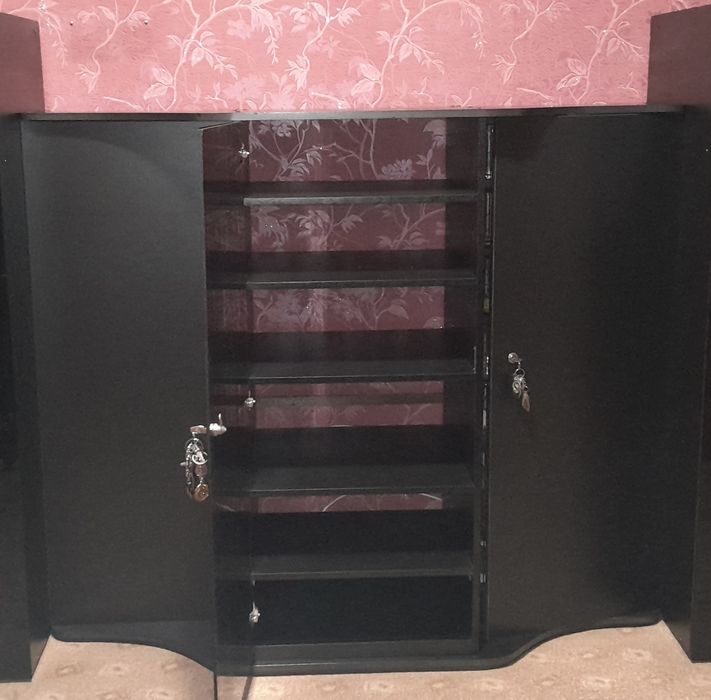 Музыкальный шкаф