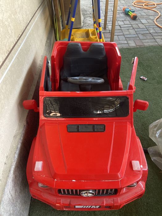 Продам электромобиль детский