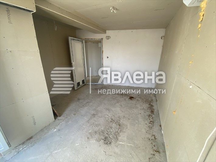 Продава се Тристаен апартамент в Варна, м-т Траката - 96 кв.м за 2480 €/кв.м - Снимка #6