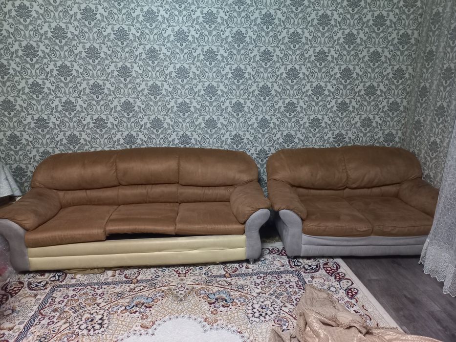 Мягкий диван для гостинной