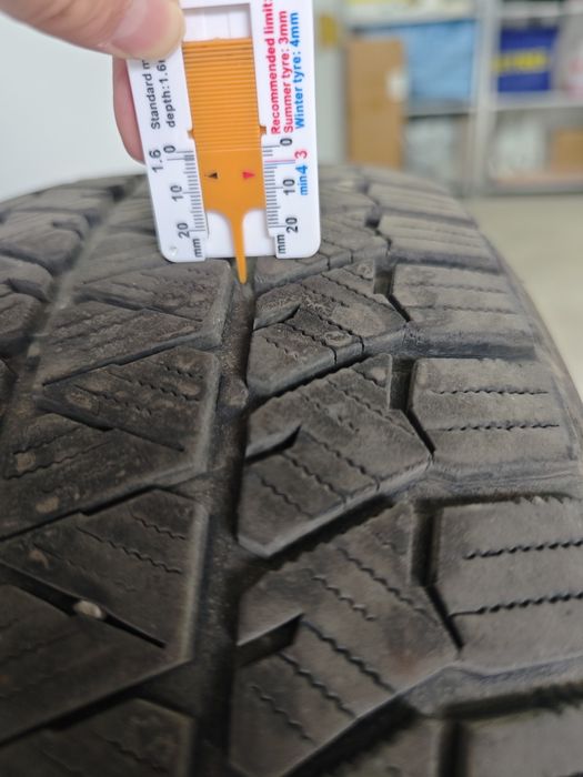 Зимни гуми 215/55/17 + подарък летни гуми