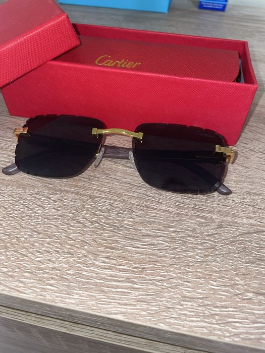 Продавам очила Cartier с дървесен дизайн