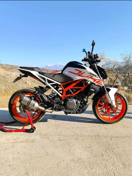 Продавам Ktm Duke 390