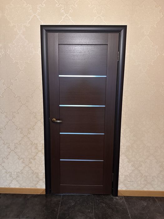 Двери межкомнатные б/у